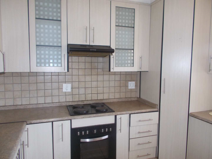 To Let 1 Bedroom Property for Rent in Palm Ridge Gauteng