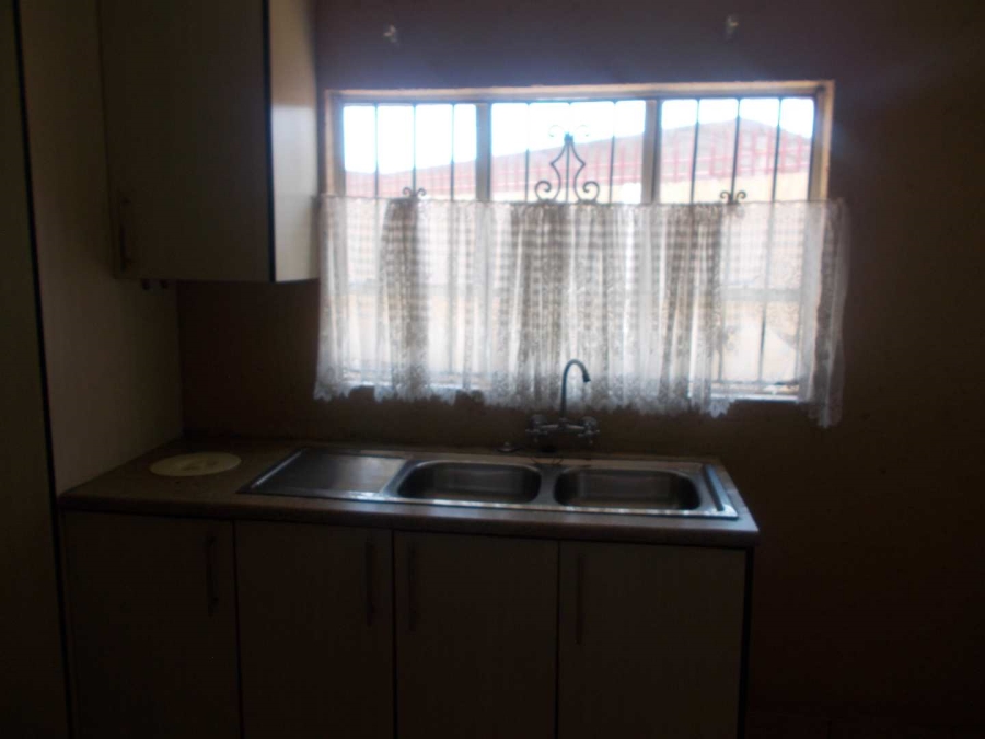 To Let 1 Bedroom Property for Rent in Palm Ridge Gauteng