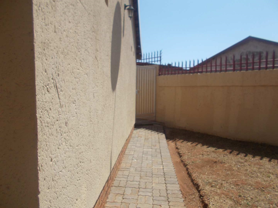 To Let 1 Bedroom Property for Rent in Palm Ridge Gauteng