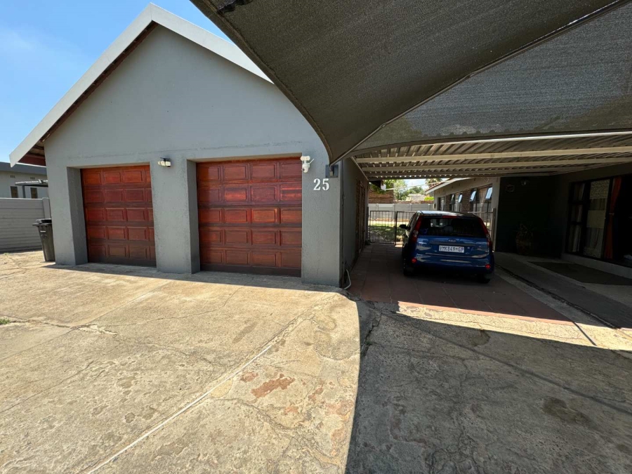 3 Bedroom Property for Sale in Verwoerdpark Gauteng