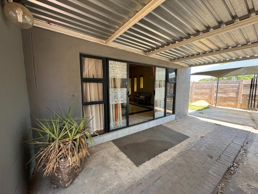 3 Bedroom Property for Sale in Verwoerdpark Gauteng