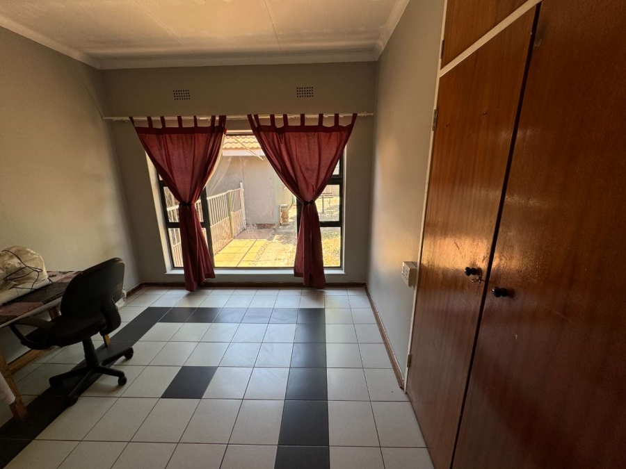 3 Bedroom Property for Sale in Verwoerdpark Gauteng