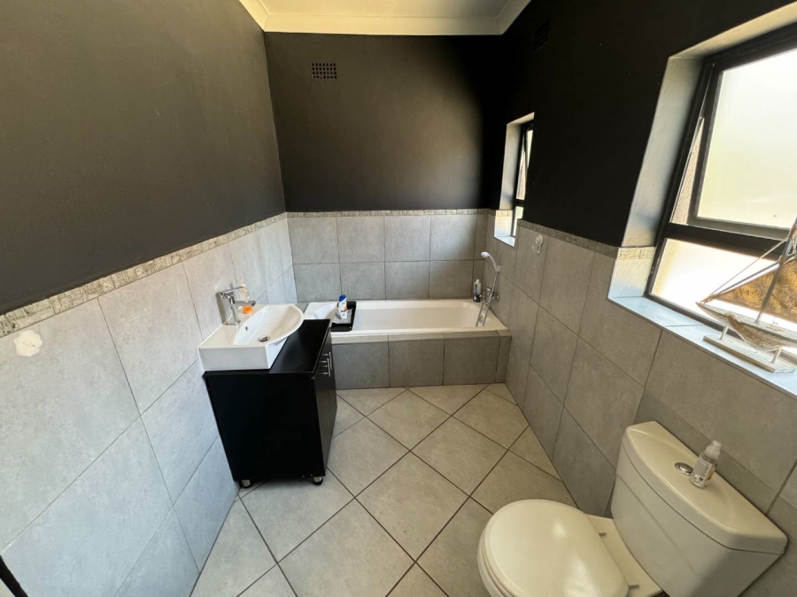 3 Bedroom Property for Sale in Verwoerdpark Gauteng