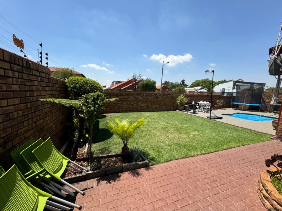 3 Bedroom Property for Sale in New Redruth Gauteng