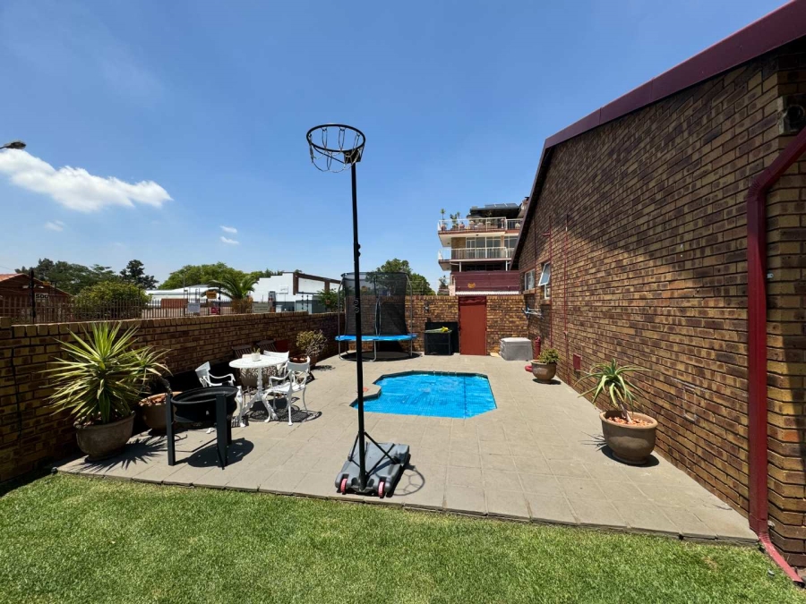 3 Bedroom Property for Sale in New Redruth Gauteng