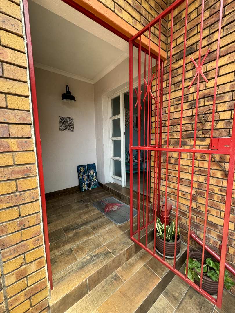 3 Bedroom Property for Sale in New Redruth Gauteng