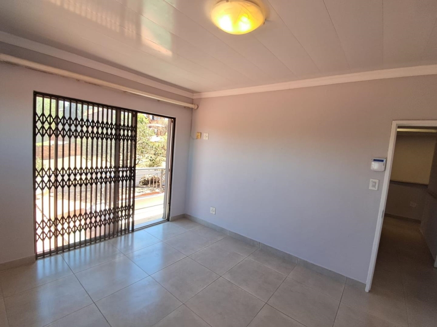 5 Bedroom Property for Sale in Mulbarton Gauteng