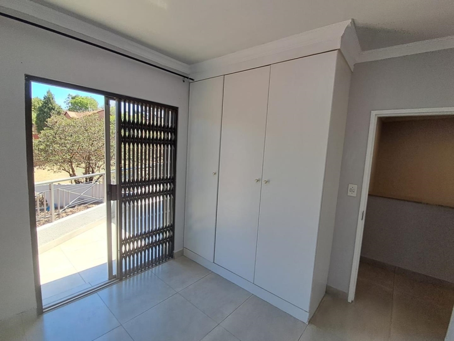 5 Bedroom Property for Sale in Mulbarton Gauteng