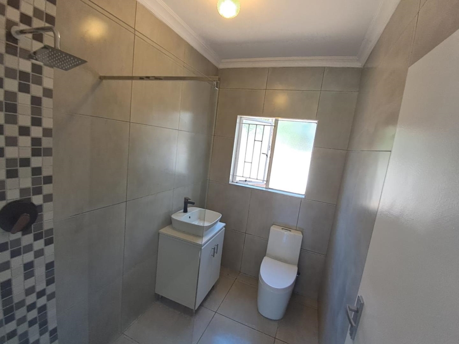 5 Bedroom Property for Sale in Mulbarton Gauteng