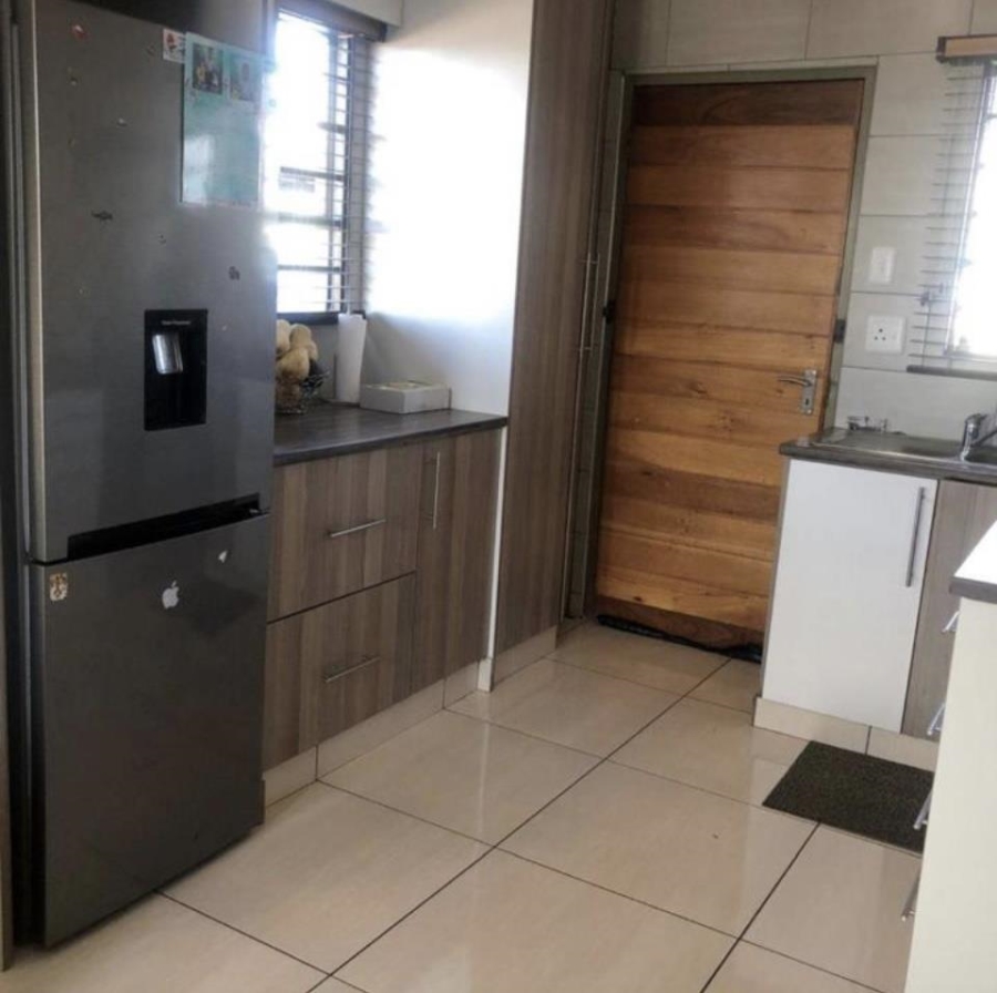 2 Bedroom Property for Sale in Selcourt Gauteng