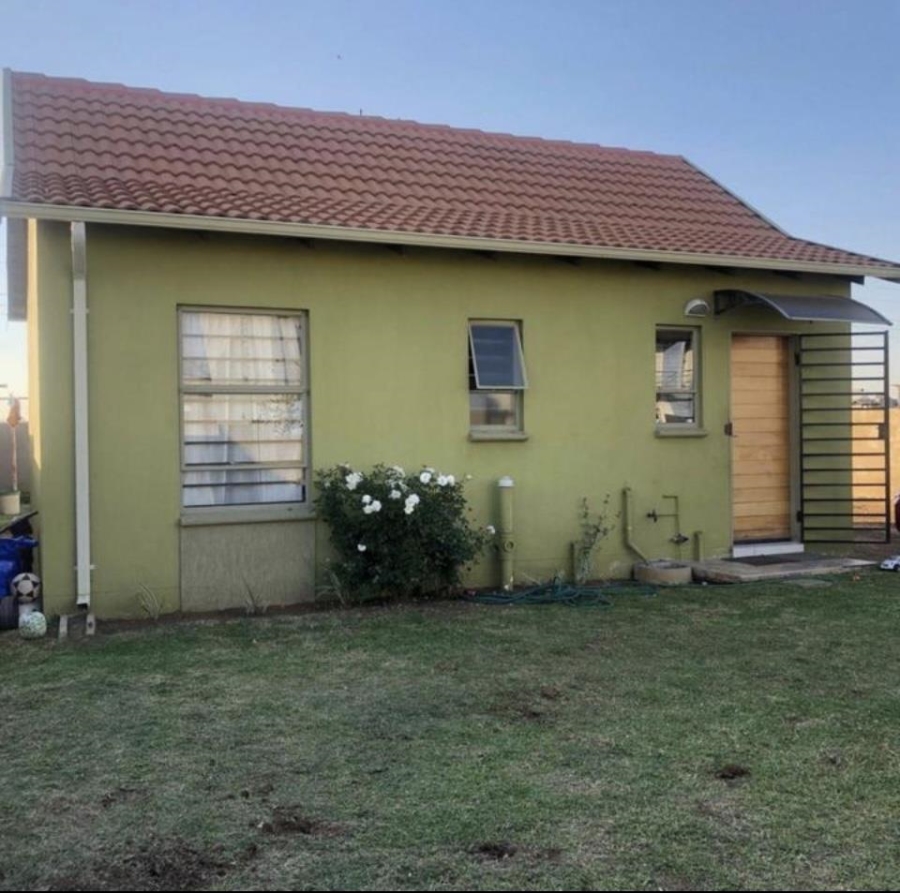 2 Bedroom Property for Sale in Selcourt Gauteng