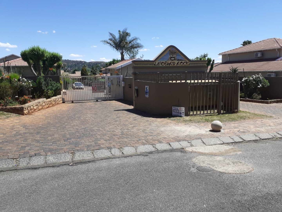 4 Bedroom Property for Sale in Allens Nek Gauteng