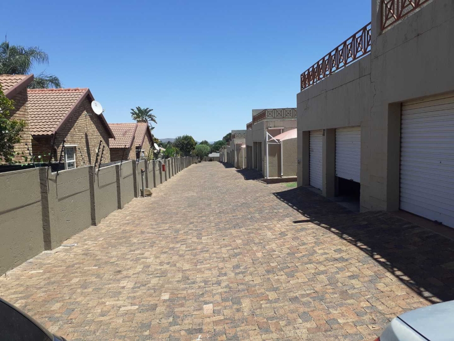 4 Bedroom Property for Sale in Allens Nek Gauteng