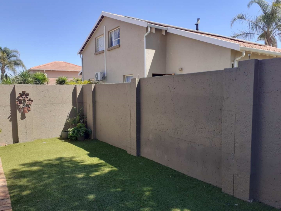 4 Bedroom Property for Sale in Allens Nek Gauteng