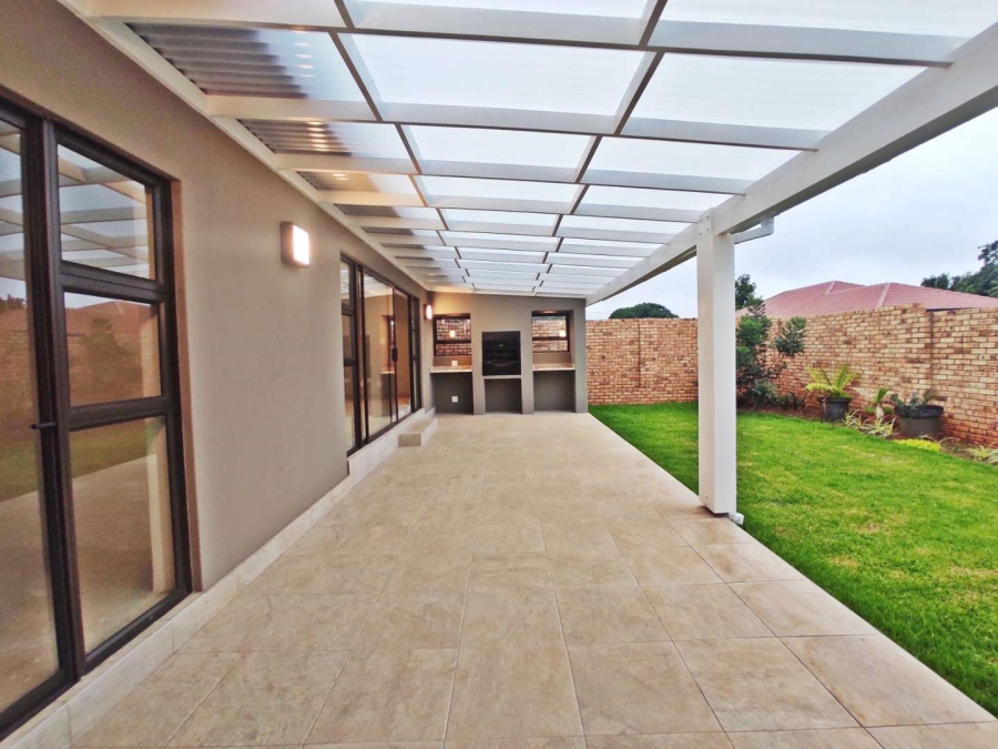 To Let 4 Bedroom Property for Rent in Allens Nek Gauteng