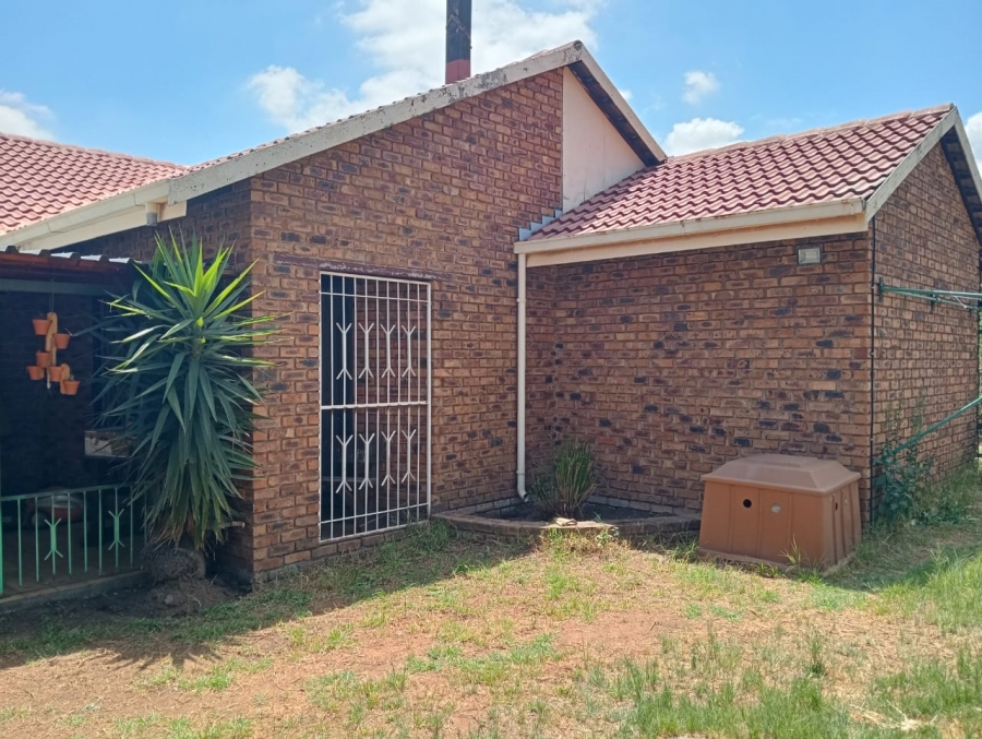 4 Bedroom Property for Sale in Birchleigh North Gauteng