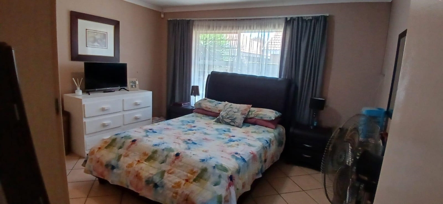 2 Bedroom Property for Sale in Bonaero Park Gauteng