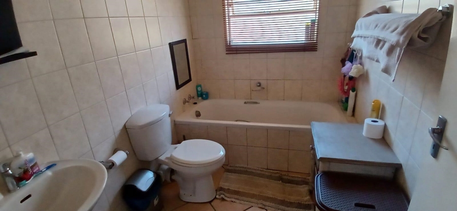 2 Bedroom Property for Sale in Bonaero Park Gauteng