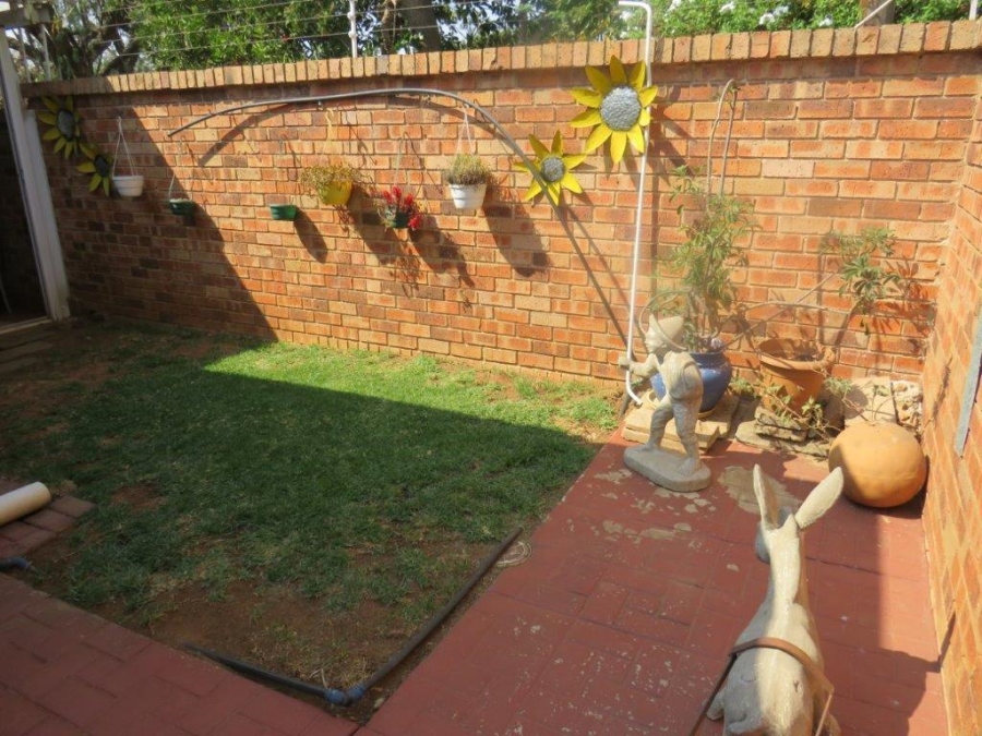 3 Bedroom Property for Sale in New Redruth Gauteng