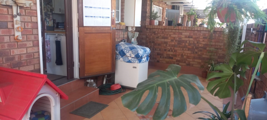 3 Bedroom Property for Sale in New Redruth Gauteng