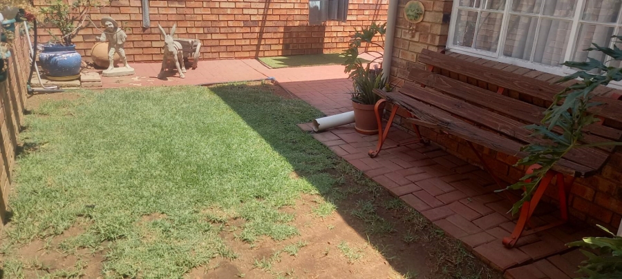 3 Bedroom Property for Sale in New Redruth Gauteng