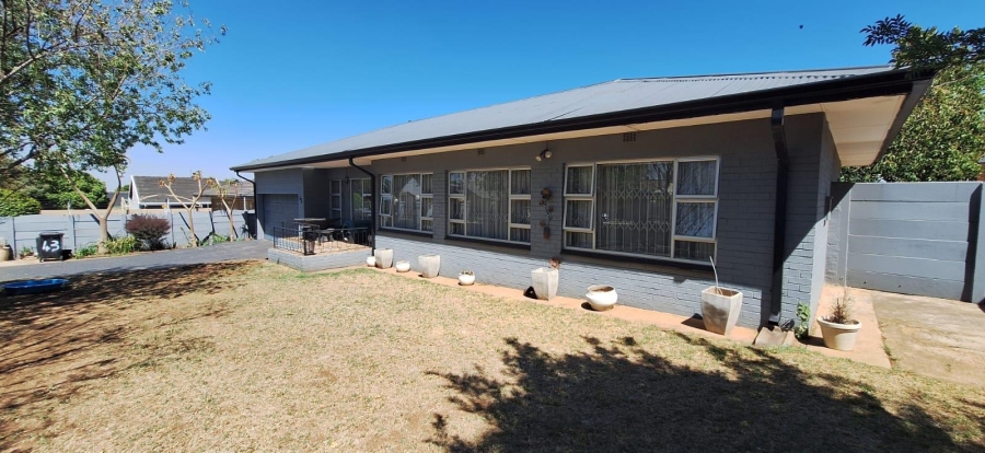 3 Bedroom Property for Sale in South Crest Gauteng