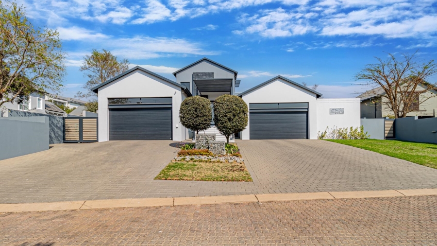 4 Bedroom Property for Sale in Helderfontein Estate Gauteng