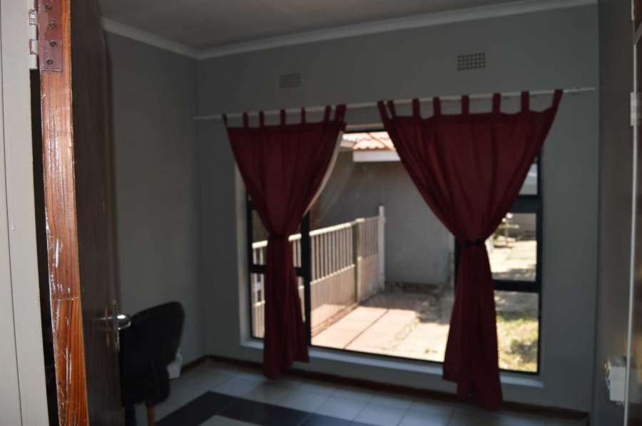 3 Bedroom Property for Sale in Verwoerdpark Gauteng