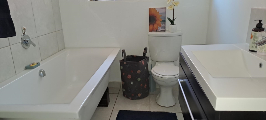 3 Bedroom Property for Sale in Glenvista Gauteng