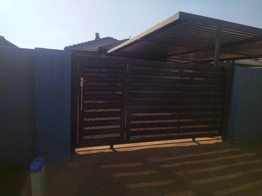 3 Bedroom Property for Sale in Soshanguve VV Gauteng