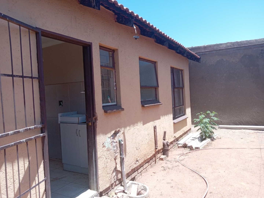 2 Bedroom Property for Sale in Soshanguve V Gauteng