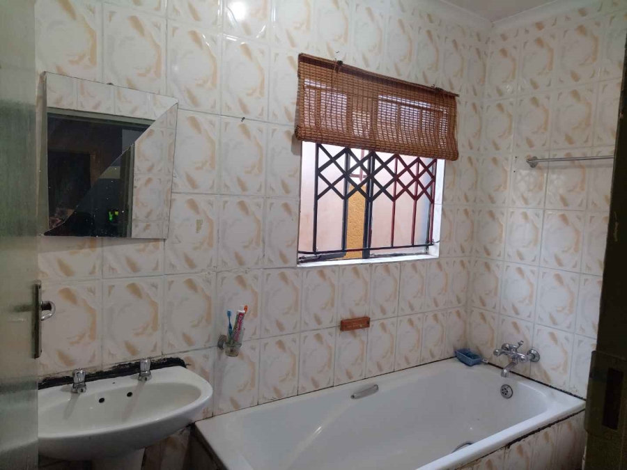 2 Bedroom Property for Sale in Soshanguve VV Gauteng