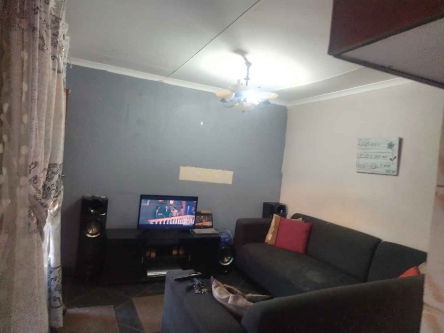 2 Bedroom Property for Sale in Soshanguve VV Gauteng