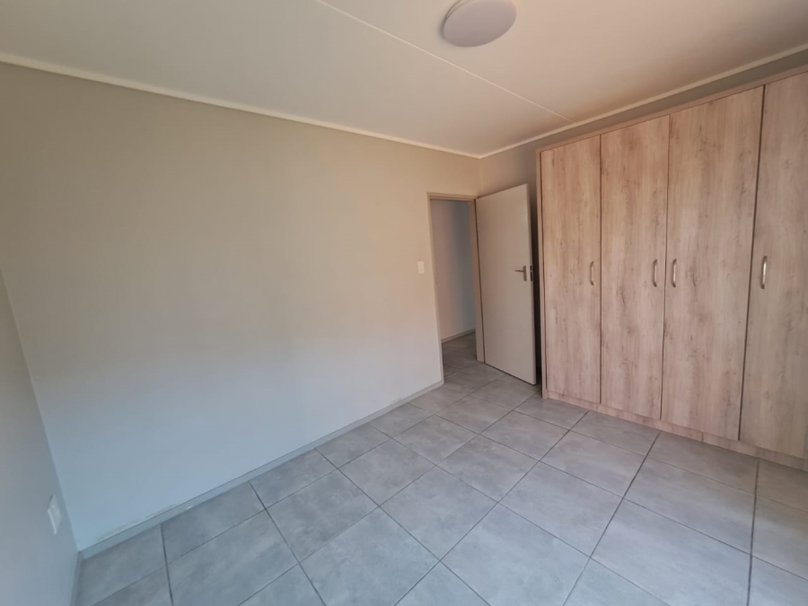 To Let 2 Bedroom Property for Rent in Amberfield Gauteng