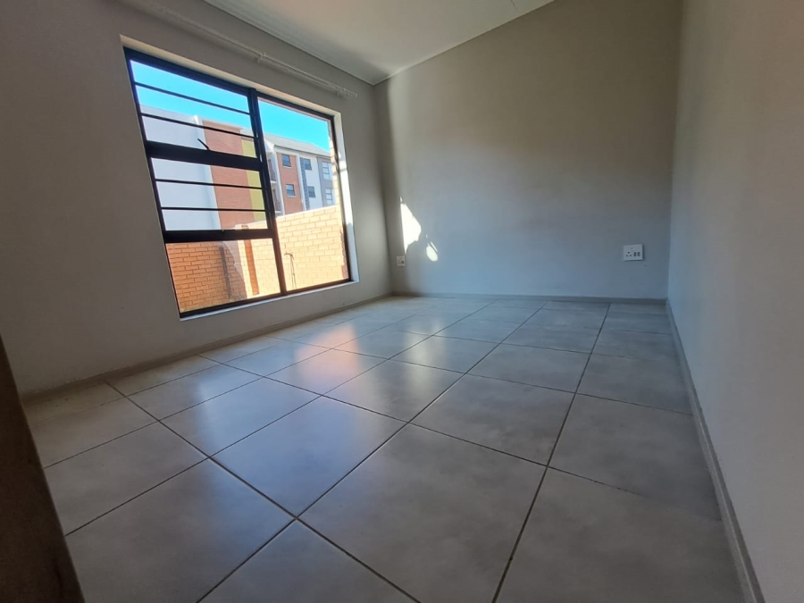 To Let 2 Bedroom Property for Rent in Amberfield Gauteng