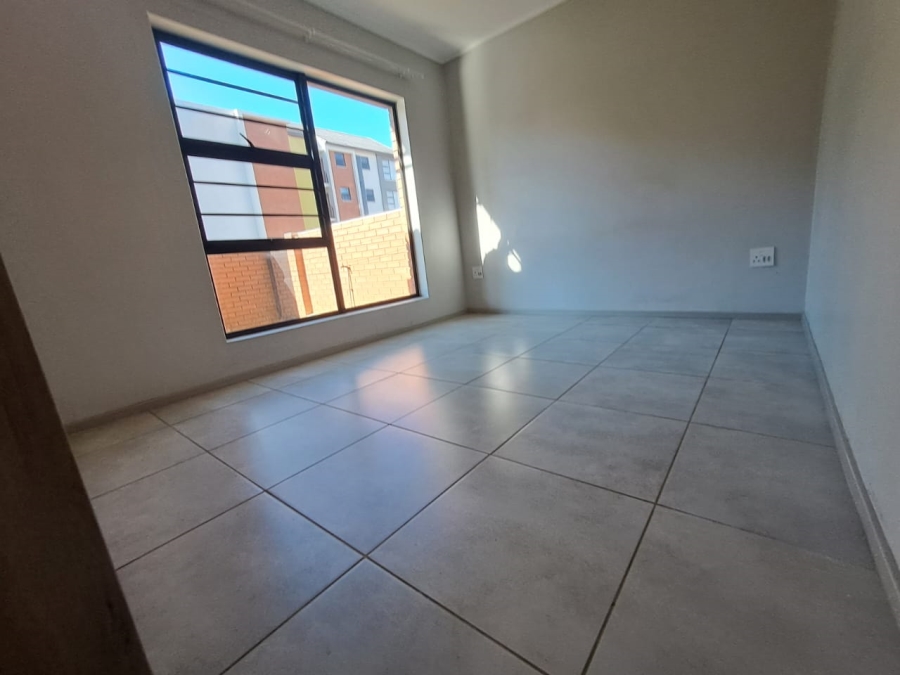 To Let 2 Bedroom Property for Rent in Amberfield Gauteng