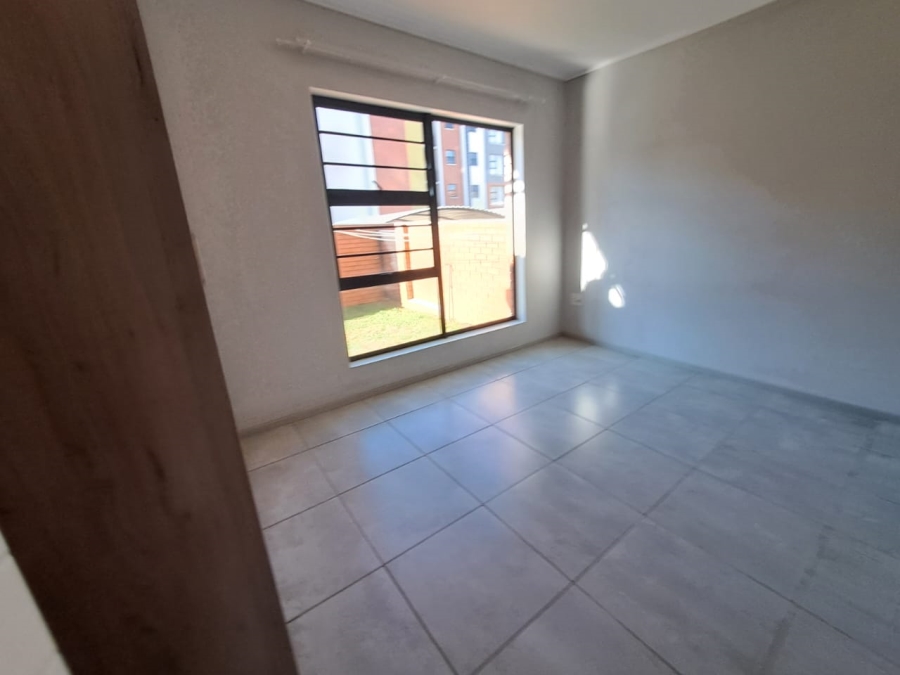 To Let 2 Bedroom Property for Rent in Amberfield Gauteng