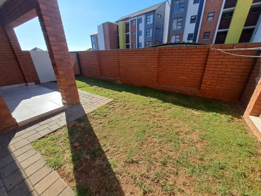 To Let 2 Bedroom Property for Rent in Amberfield Gauteng