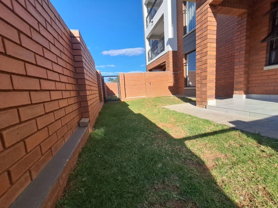 To Let 2 Bedroom Property for Rent in Amberfield Gauteng