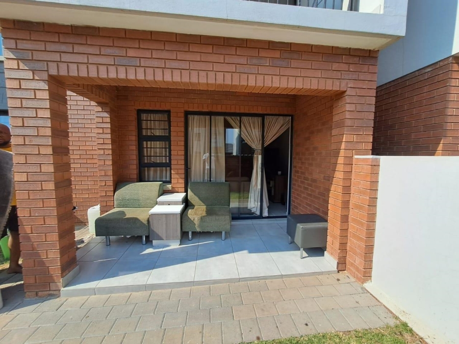 To Let 2 Bedroom Property for Rent in Amberfield Gauteng