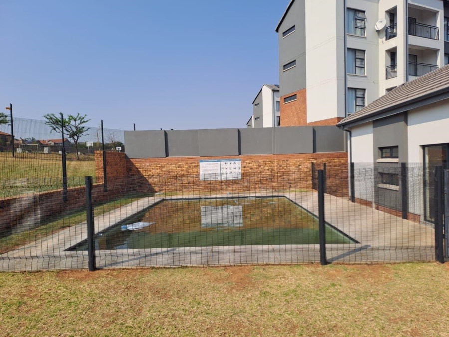 To Let 2 Bedroom Property for Rent in Amberfield Gauteng