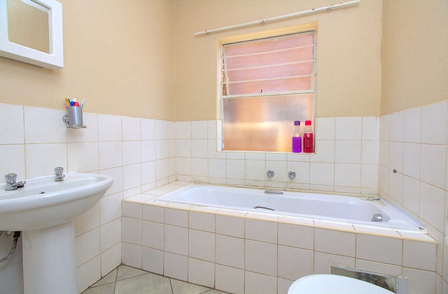 2 Bedroom Property for Sale in Honeypark Gauteng