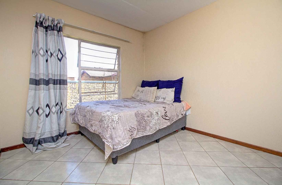 2 Bedroom Property for Sale in Honeypark Gauteng