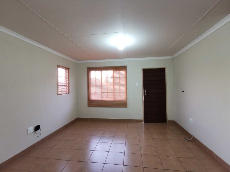 To Let 3 Bedroom Property for Rent in Sky City Gauteng