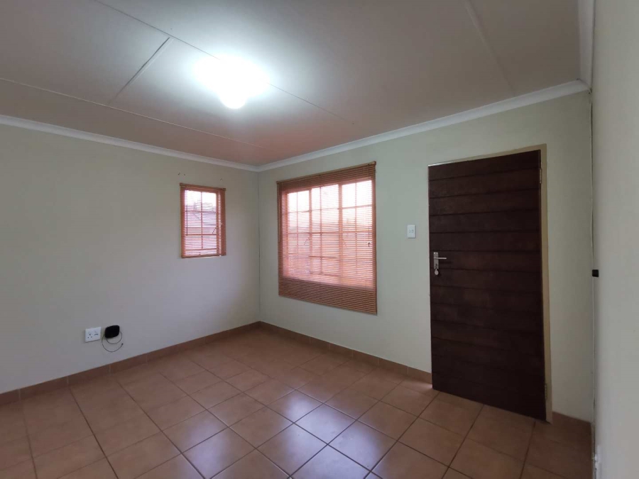 To Let 3 Bedroom Property for Rent in Sky City Gauteng