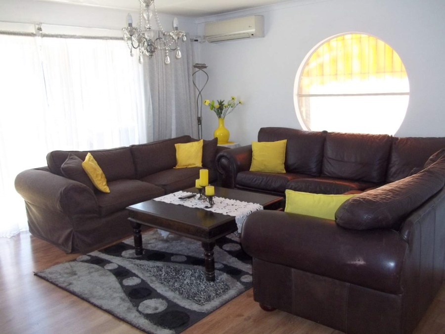 To Let 2 Bedroom Property for Rent in Risiville Gauteng