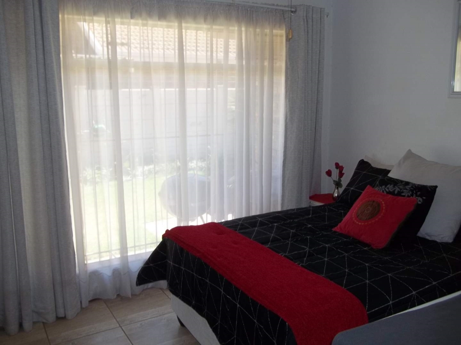 To Let 2 Bedroom Property for Rent in Risiville Gauteng