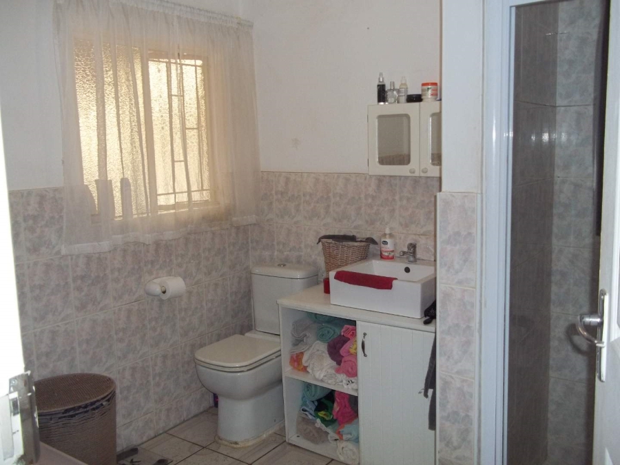 To Let 2 Bedroom Property for Rent in Risiville Gauteng