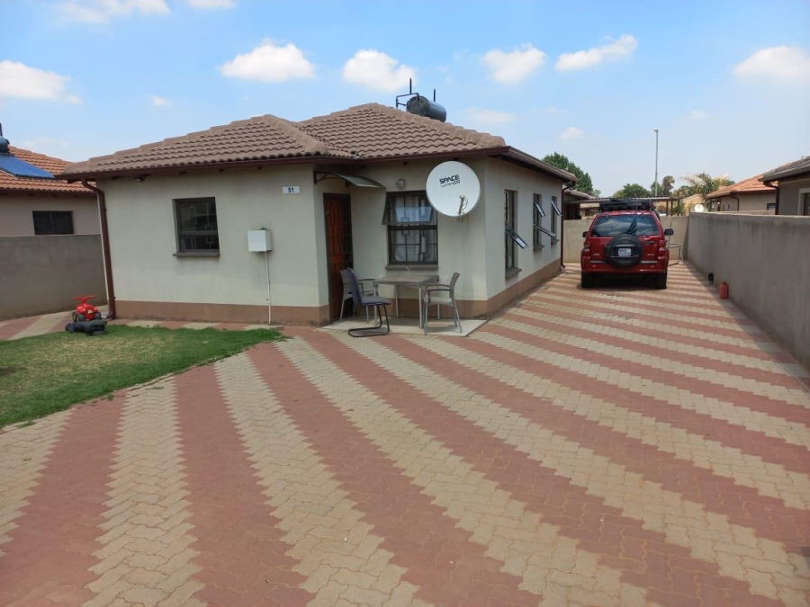 3 Bedroom Property for Sale in Klippoortje Gauteng