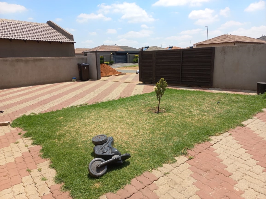 3 Bedroom Property for Sale in Klippoortje Gauteng